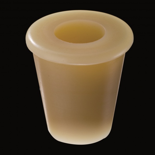 tapón de silicona para barricas modelo universal con hueco superior de color marrón