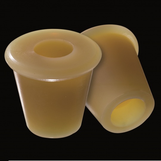 tapón de silicona para barricas modelo universal con hueco superior e inferior de color marrón